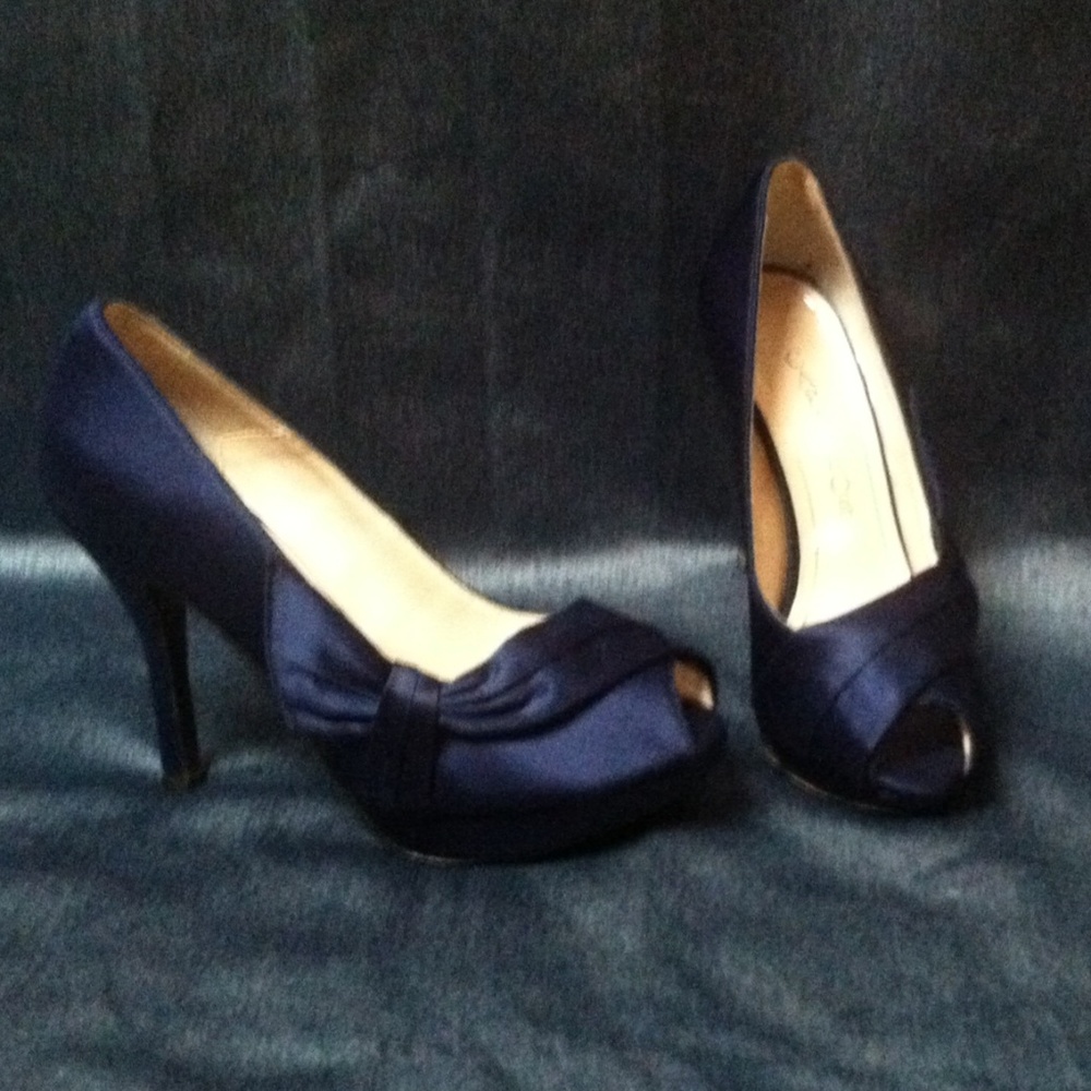Blue Silk Pumps (Size 5.5)